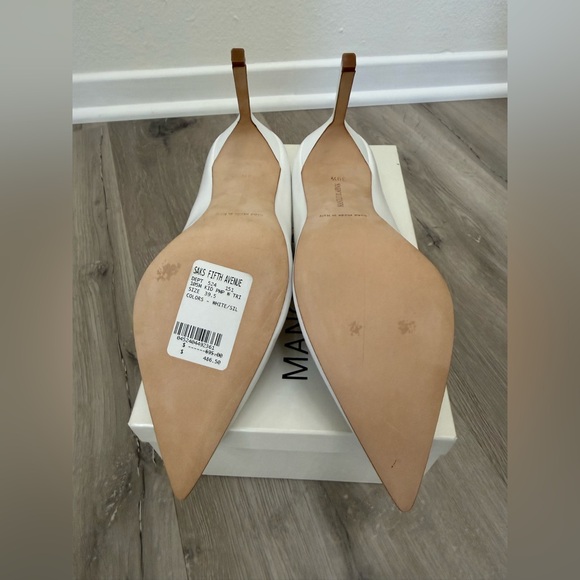 Manolo Blahnik White and Silver Leather Pointed-Toe Pumps. *Never Worn* - Picture 4 of 5